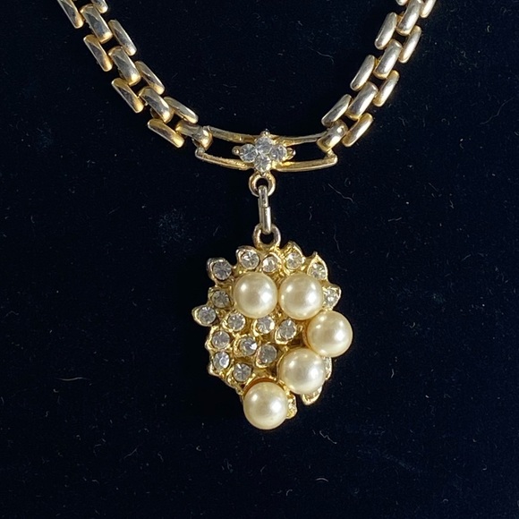 Necklace Gold Finish with Faux Pearls & Crystals - Picture 3 of 4